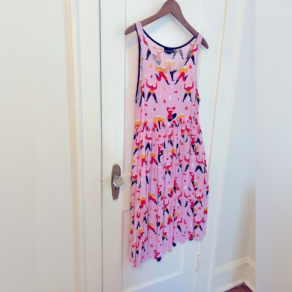 Nooworks Naomi Pink Midi Dress with Colorful Print